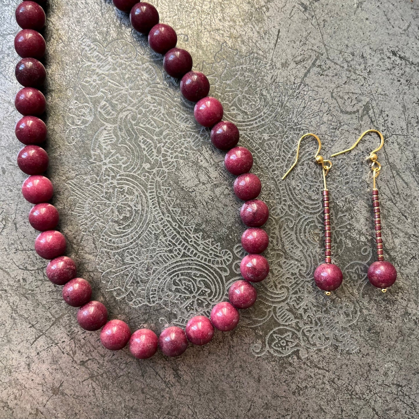 Dúo Prades-Vita Burdeos - collar y pendientes de jade burdeos