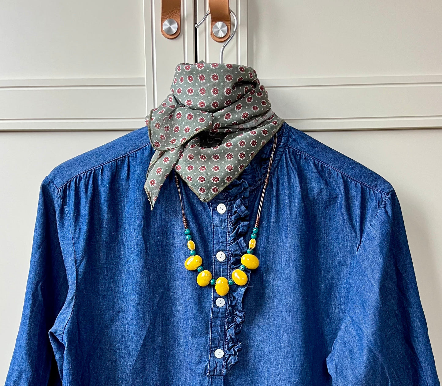 Collar Creta mostaza
