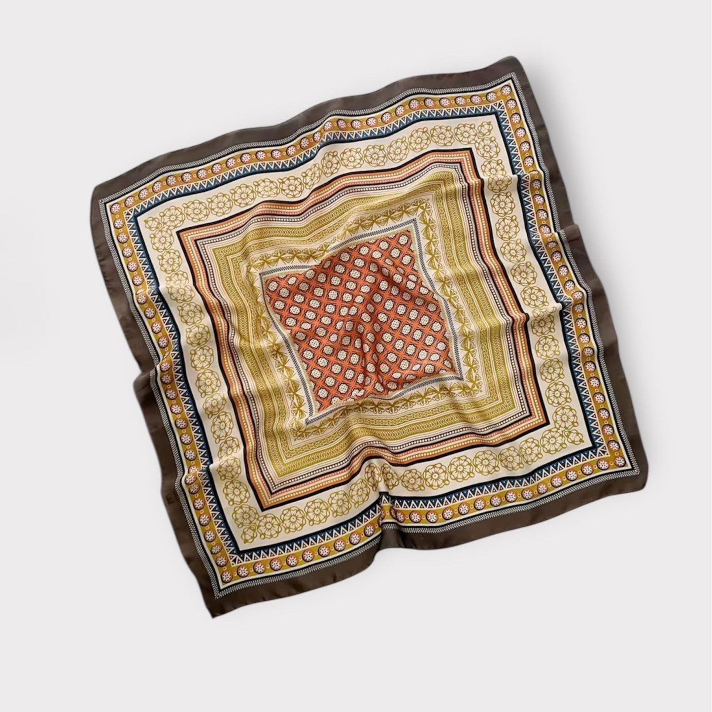 Pañuelo Estocolmo marrón