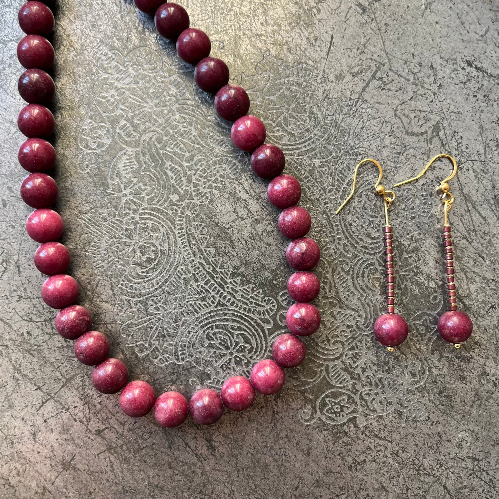 Dúo Prades-Vita Burdeos - collar y pendientes de jade burdeos