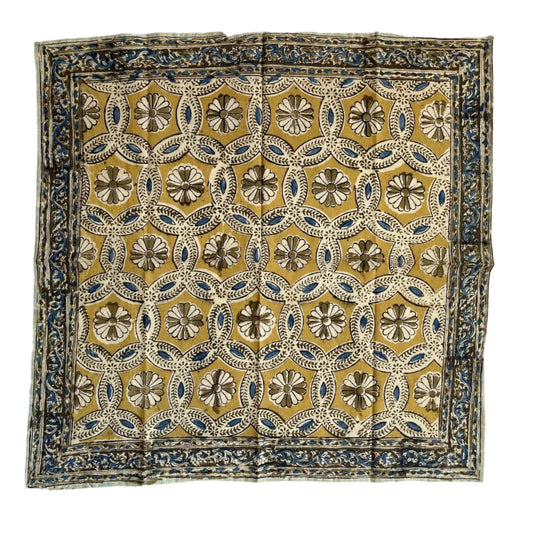 Pañuelo Yamuna - Kalamkari geométrico dorado mostaza